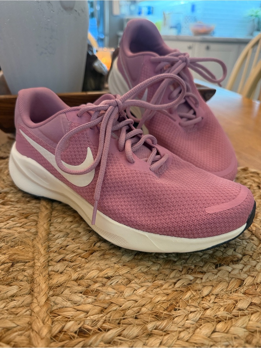 Nike Women's Running Shoes in Mauve Pink